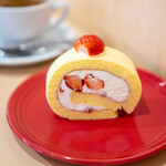 水谷珈琲 - 苺のロールケーキ