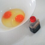 萬珍軒 - かえしと油、卵を混ぜておきます