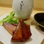 はちどり - はちどりで必ず食べたい燻製チーズ