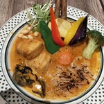 Rojiura Curry SAMURAI. - 豚角煮と野菜＋ココナッツ＋焦がしチーズ