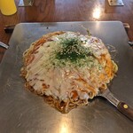 Okonomiyaki Yanagawa - 肉玉そばにチーズトッピング