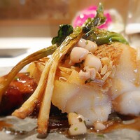 レ セゾン - 甘鯛の松笠仕立て 黄ニラ モワル