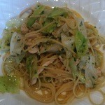 イル・ボッコーネ - アンチョビ、若鶏、キャベツを使ったペペロンチーノ