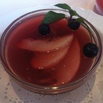 イル・ボッコーネ - ドルチェ　白桃が入ったプーアール茶のゼリー