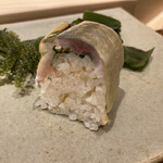 不動前 すし 岩澤 - アジ棒鮨