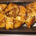 鳥tan - 鶏もも焼き。味噌味が最高