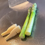 鉄板焼 桂 - 調理中、キレイな色です