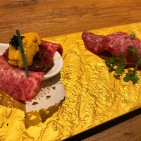焼肉 うしみつ 恵比寿本店 - うしみつユッケと炙り握り寿司の盛合わせ