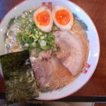 風神ラーメン - 少し甘めのスープです、美味しい。