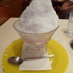 パーラー鯉 - いちごみるく。かき混ぜるといちごみるくがでてきます。