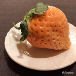 御料理 寺沢 - 白い苺