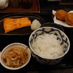 Umaimono Ari Koutarou - 鮭はらす焼定食(メンチカツ)900円