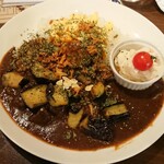 ビール&ワイン エキチカバル - 週替わりカレー