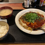 Teppanyaki Okonomiyaki Saya - 広島焼き定食 850円