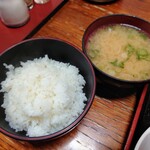 居酒屋おやじ - 令和3年3月
ランチタイム定食のごはん、みそ汁