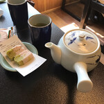 自然薯 茶茶 - お茶・お菓子