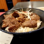 焼肉 雅山 - カルビ丼のアップ 202103