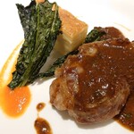 ラ シュセット - イベリコ豚のグリエ　ポテトのミルフィーユ　ヴァイオレットマスタードソース