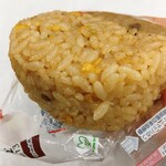 ファミリーマート - コク旨炒飯おむすび　中身
