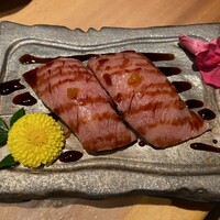 吟味屋 天満店 - 牛トロにぎり炙り焼き
