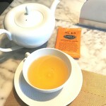 La Brianza - ドルチェに合わせて選んでいただいたハーブティー、この日はペパーミントティー。パンナコッタのナッツ感といい感じに合っておいしく楽しめました。