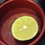 なか卯 - 　2012,09,15　これはあつもり　なのでしょうか ?　麺がぬるくて下に水が溜まりすぎています…