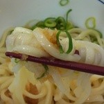 なか卯 - 　2012,09,15　これはあつもり　なのでしょうか ?　麺がぬるくて下に水が溜まりすぎています…