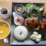 Furatto Virejji - ビレッジプレート　スープ、ドリンク付き