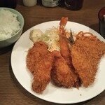 キッチン大正軒 - カキミックス定食 (カキ・海老・アジフライ)