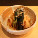 季節料理 よし野 - お通し（わらびとタケノコ）