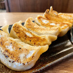 肉汁餃子のダンダダン - ジューシーで美味しい焼き餃子