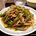 永楽 - 青椒肉絲（大盛）680円（ランチは、炒飯、麻婆豆腐ほか、食べ放題）