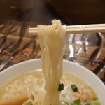 つけめん・らーめん活龍 - 縮れ麺