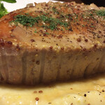 Les Jardin des dodine - ご覧あれ‼️このデカ厚の豚肉ローストを
                                (((o(*ﾟ▽ﾟ*)o)))