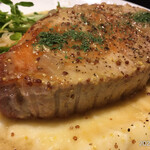 Les Jardin des dodine - メインのデカ厚豚肉ロースト