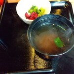 薫香炭火焼き 炊き餃子 焼鳥ただし - 味噌汁