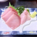 十八番 - ブリ刺し。