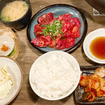Sumibi Yakiniku Seijirou - 盛り合わせ定食（ロース・バラ・ハラミ）