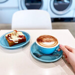 Baluko Café - ピザトーストとカフェモカ