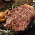 ろーいん - 2012.9.15 ろーいんステーキ（300ｇ） でかいです！