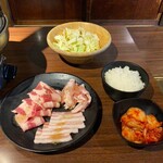 焼肉食べ放題 じゅうじゅう - ★焼肉食べ放題ランチ（999円 税込）★まず出てくるもの('ω')ノ