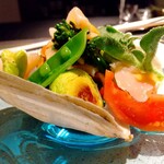 日本料理 TOBIUME - 宇部の白ミル貝と若松の分葱とのぬた和え、トマト、芽キャベツ、空豆、スナップエンドウ等美味しい若松野菜たち♡