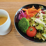 タケダカフェ ツリーズ - スープとサラダ