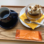 カフェ ハロゲン - プリンをケーキセットで600円