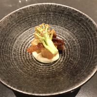 蓮 - 少量多皿コース１０６４８円。干し肉 揚げパン カリフラワー。干し肉と揚げパンの組み合わせが良かったです（╹◡╹）