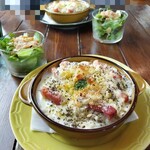 カフェ キエロ - 料理写真:「きのこと厚切りベーコンのジェノバ風ドリア」(サラダ、ミニドリンク付)1000円