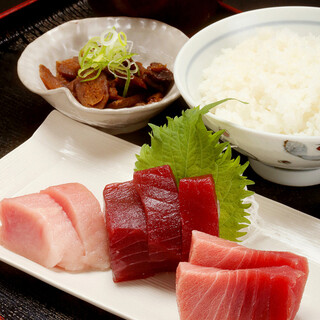 Enjoy ``tuna'' with different flavors from a wide variety of menus!
