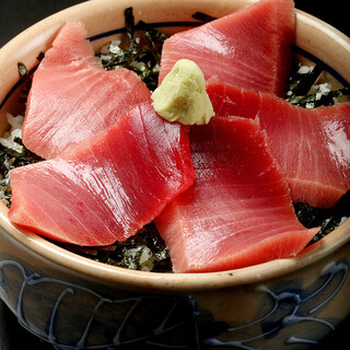 Great for lunch♪Rare natural Indian tuna in a bowl!