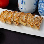 Fried Gyoza / Dumpling (6 pieces per person)