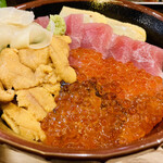 Niigata Honchousakaba - マグロうにいくら丼
